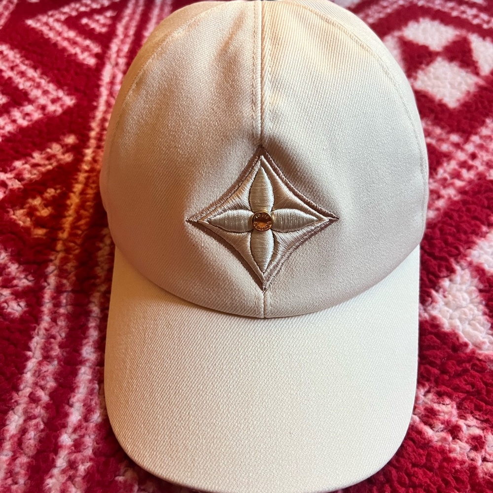 Louis Vuitton Cream Cap with Gold Accent ( LV DAY CAP )